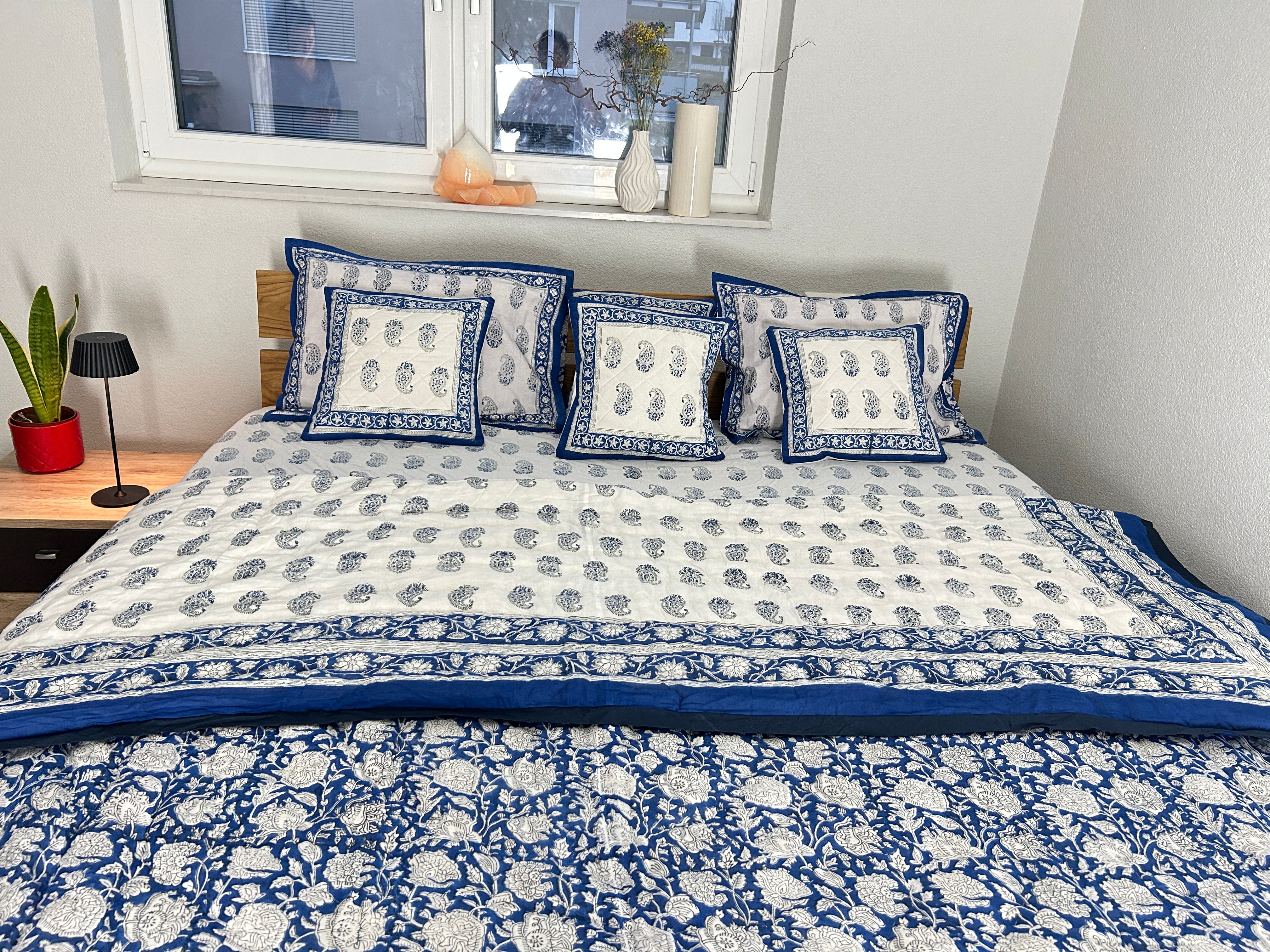 Handgeblockte Jaipuri-Steppdecke (Doppelbett) – Indigoblau