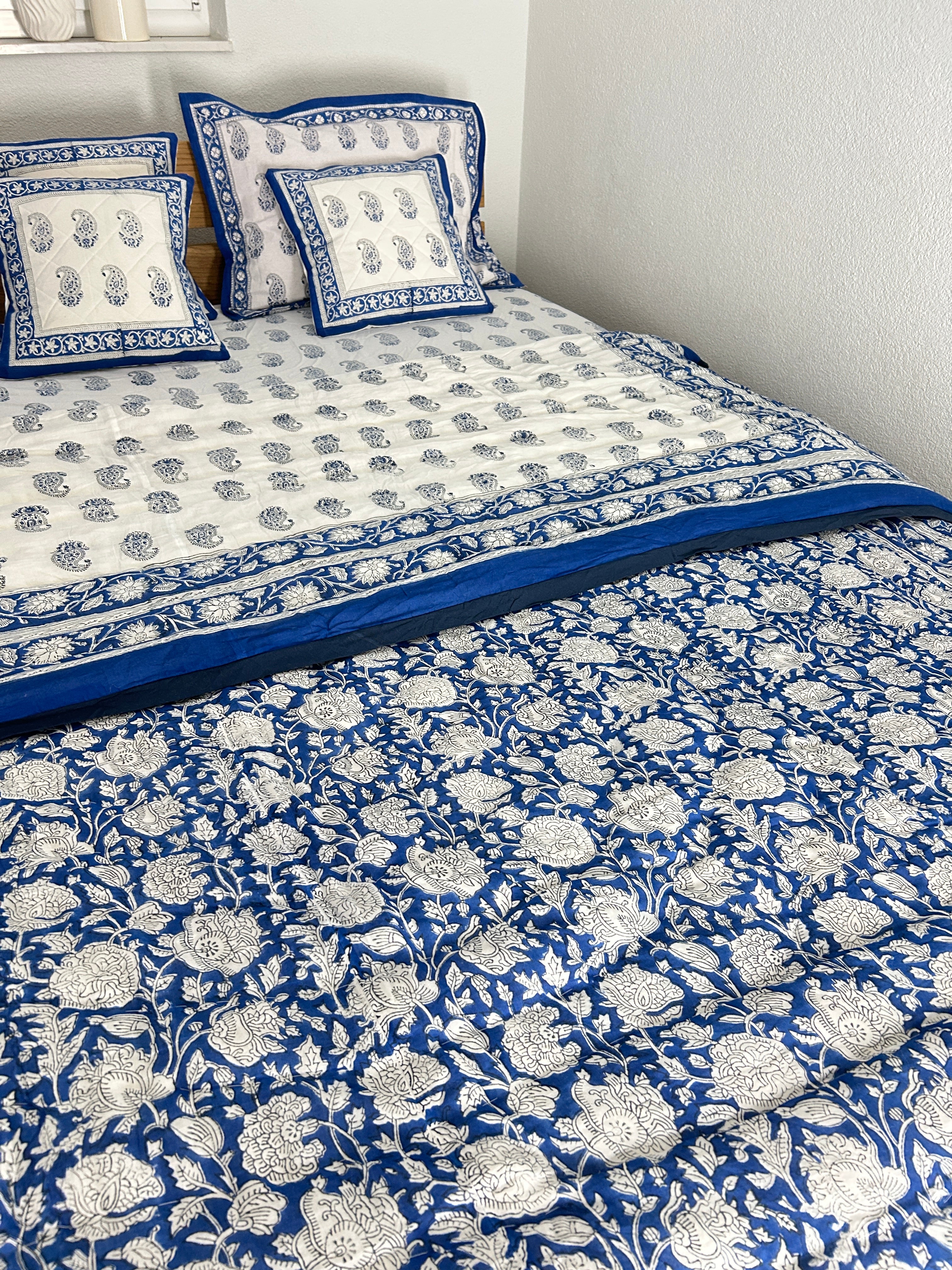 Handgeblockte Jaipuri-Steppdecke (Doppelbett) – Indigoblau