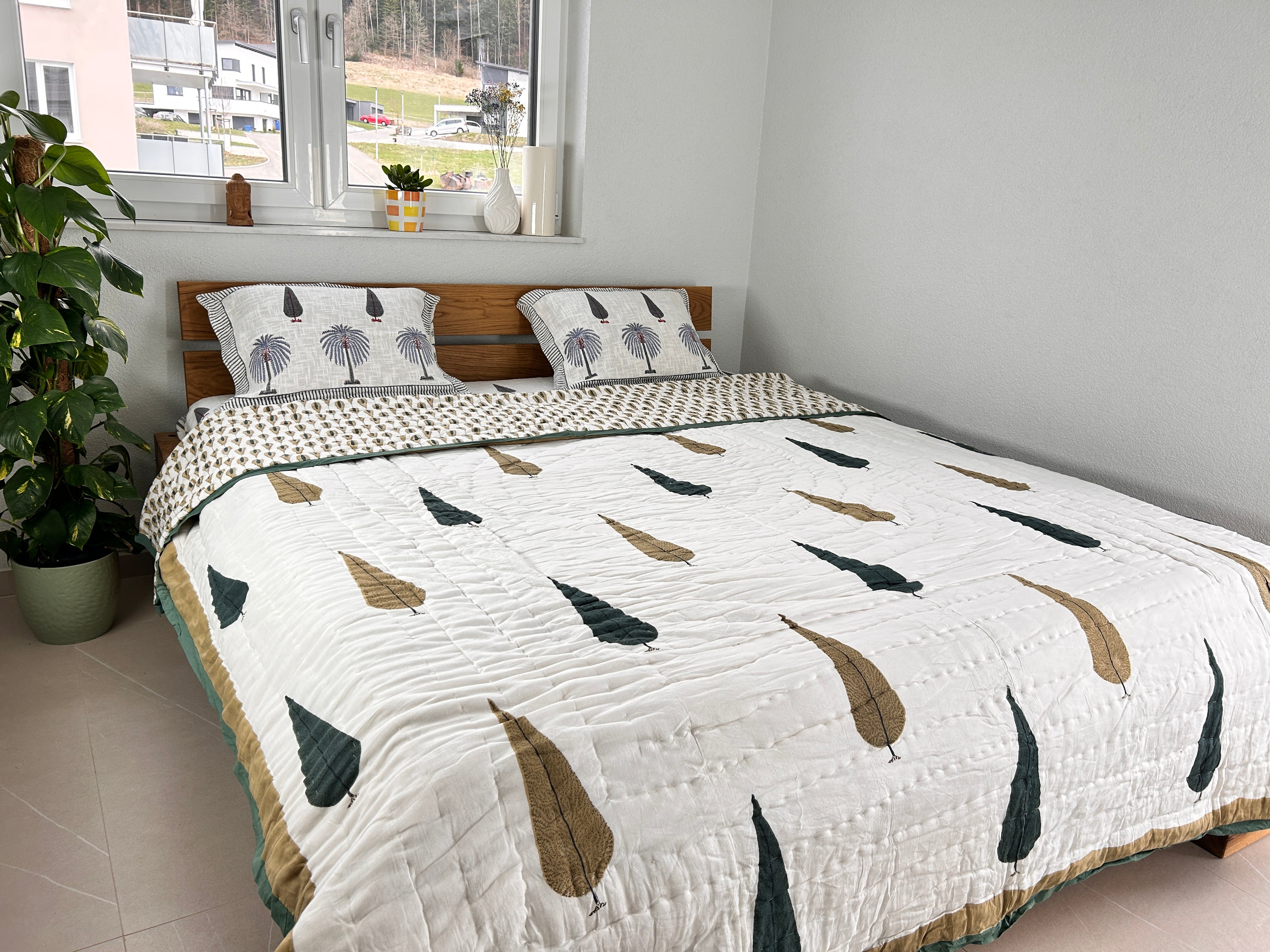 Handbedruckte Wendesteppdecke (Doppelbett) – Feder & Palme