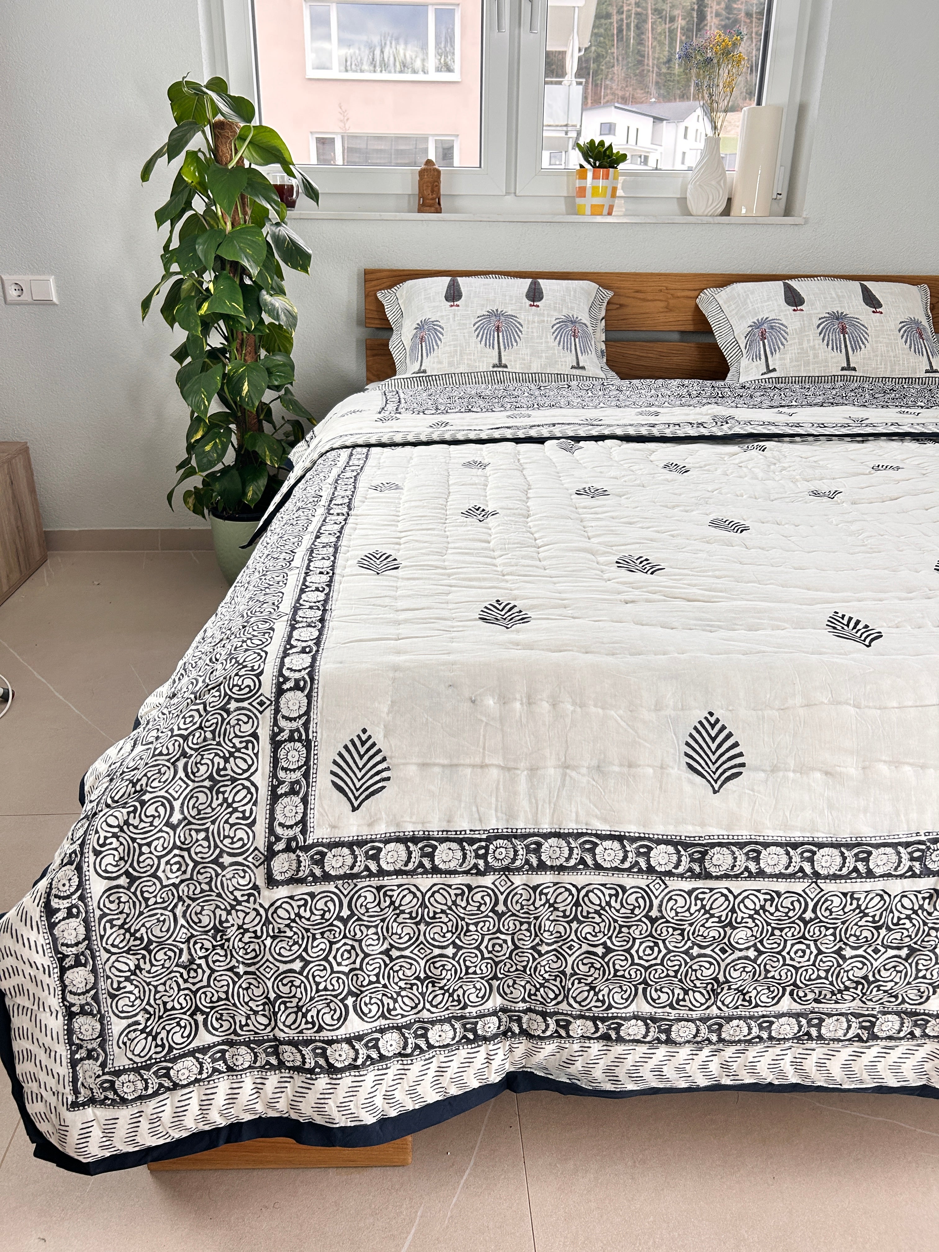 Handbedruckte Wendesteppdecke (Doppelbett) – Navy Fern