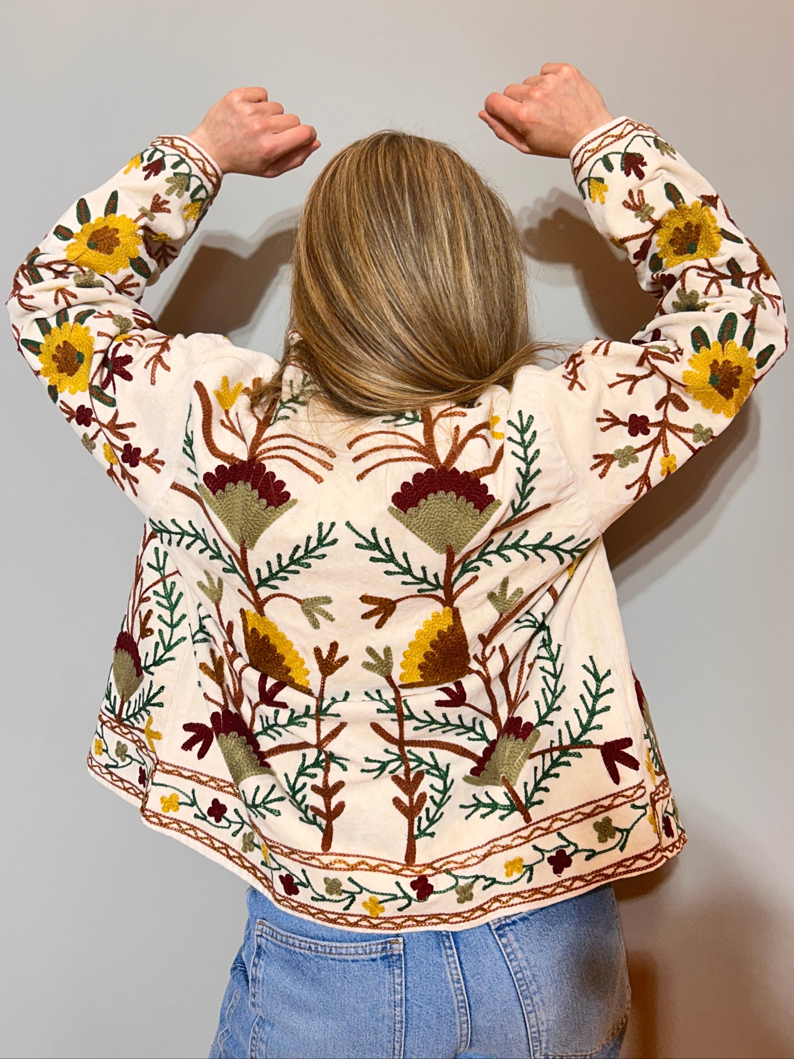 Suzani Hand-Embroidered Cotton Jacket – Ivory Sunflower & Bloom