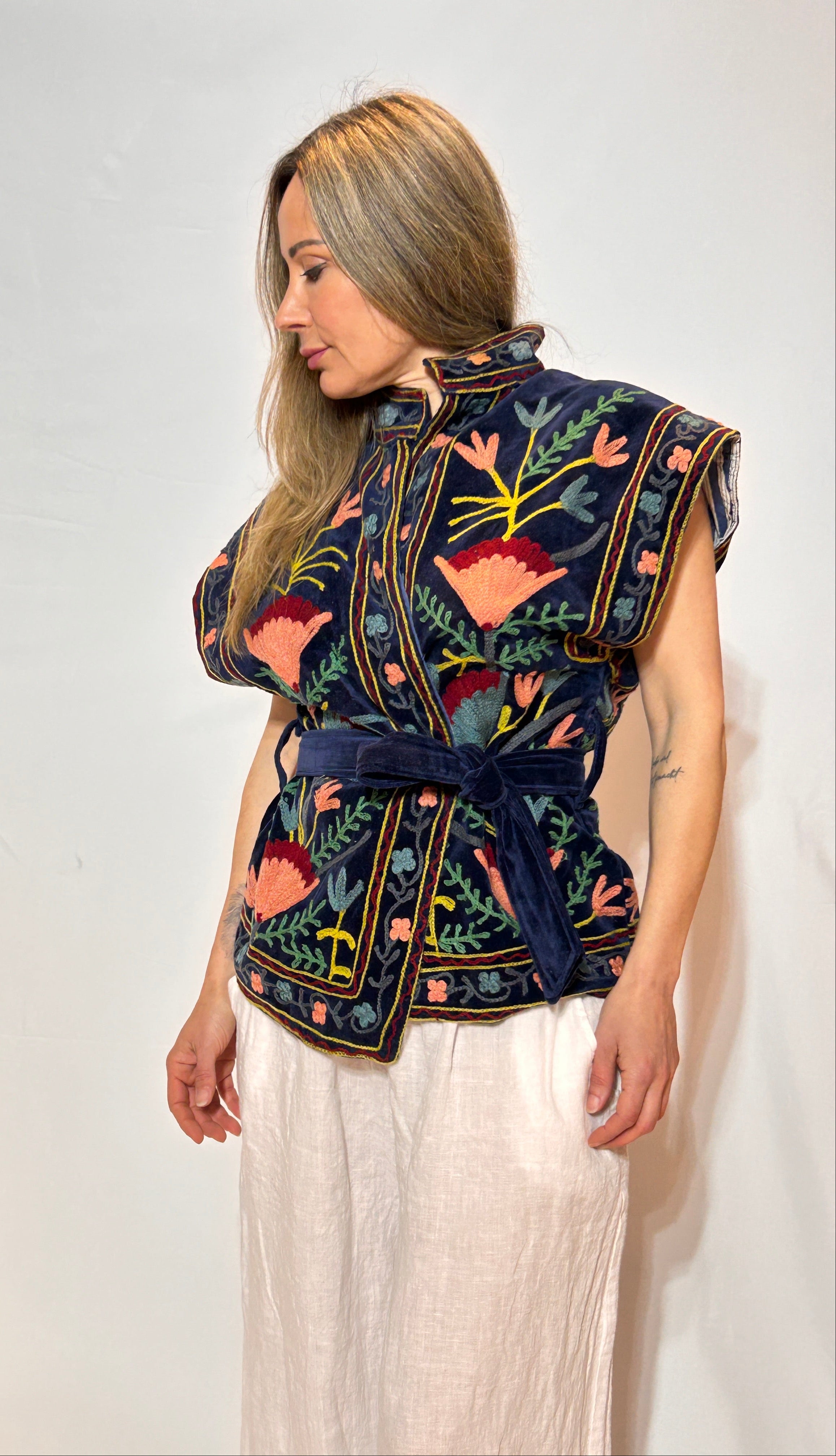 Suzani Hand-Embroidered Velvet Vest – Midnight Navy Bloom