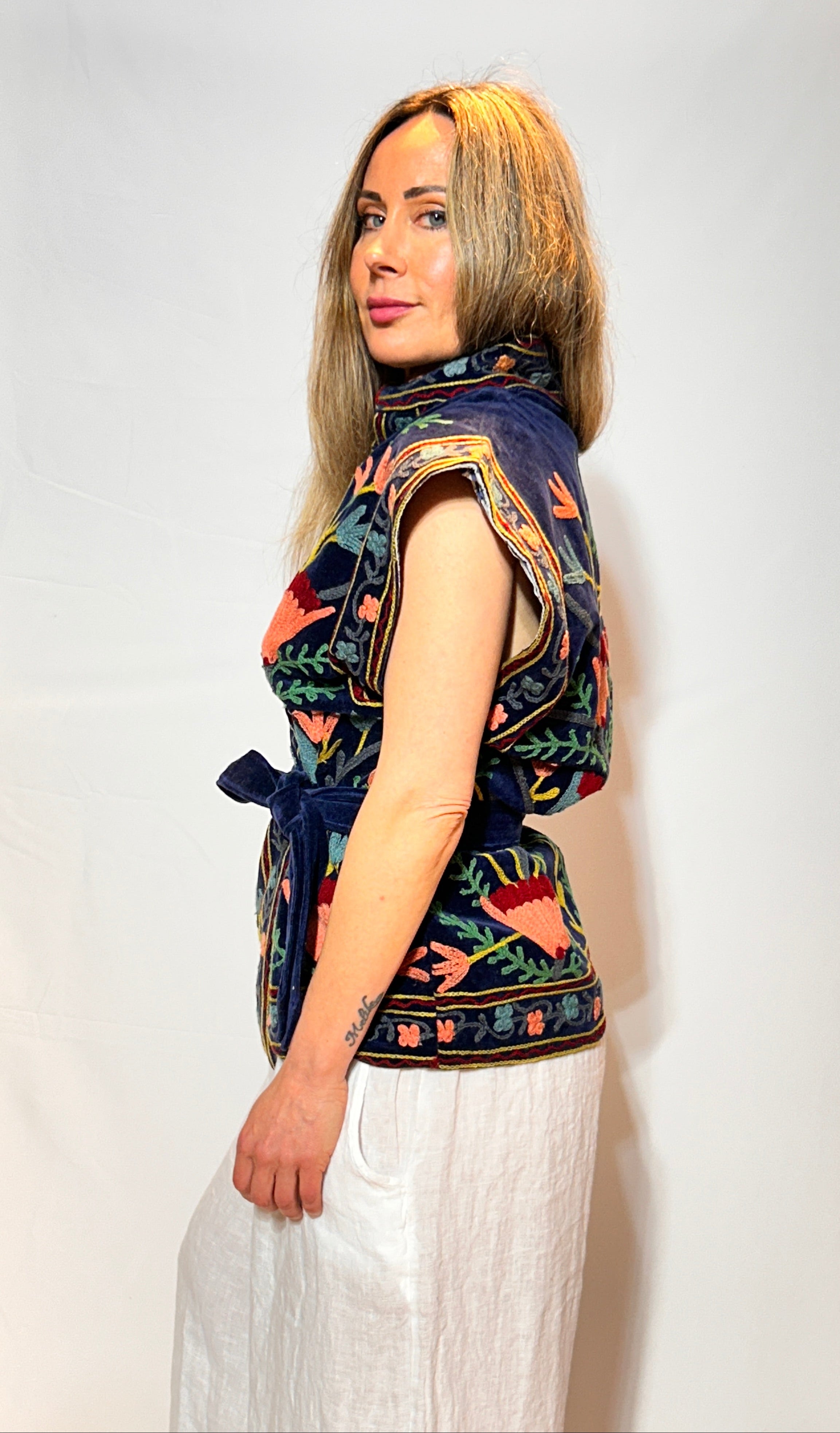 Suzani Hand-Embroidered Velvet Vest – Midnight Navy Bloom