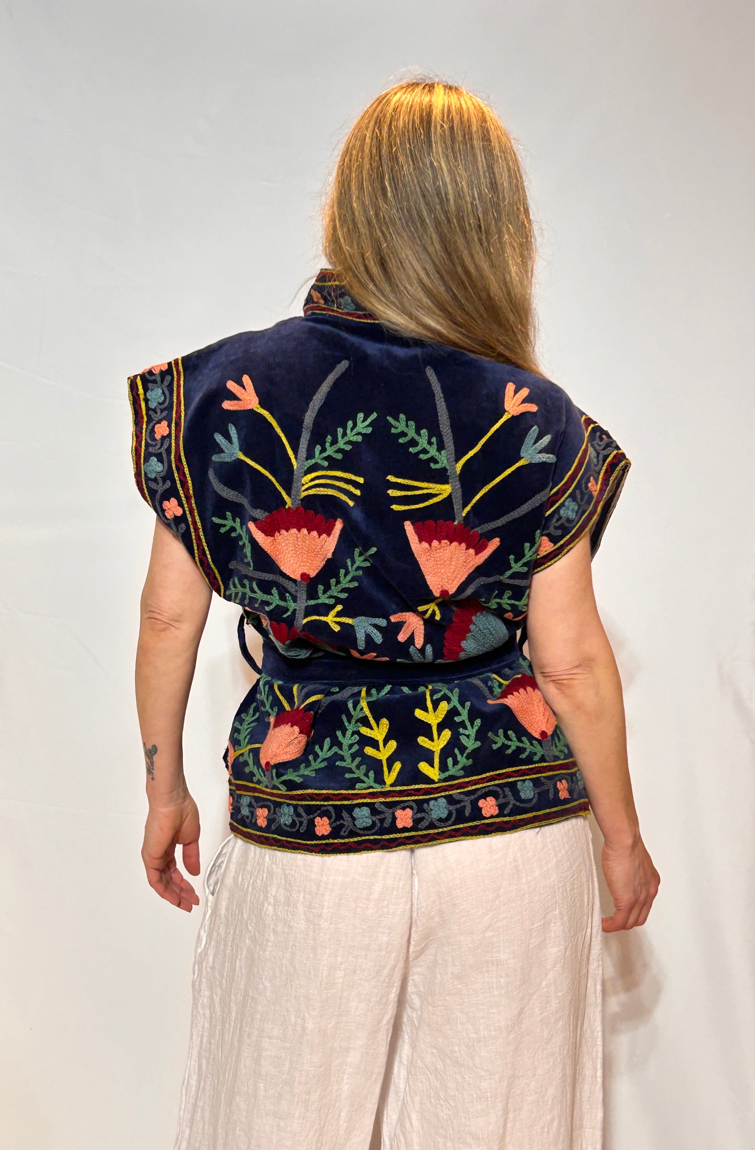 Suzani Hand-Embroidered Velvet Vest – Midnight Navy Bloom