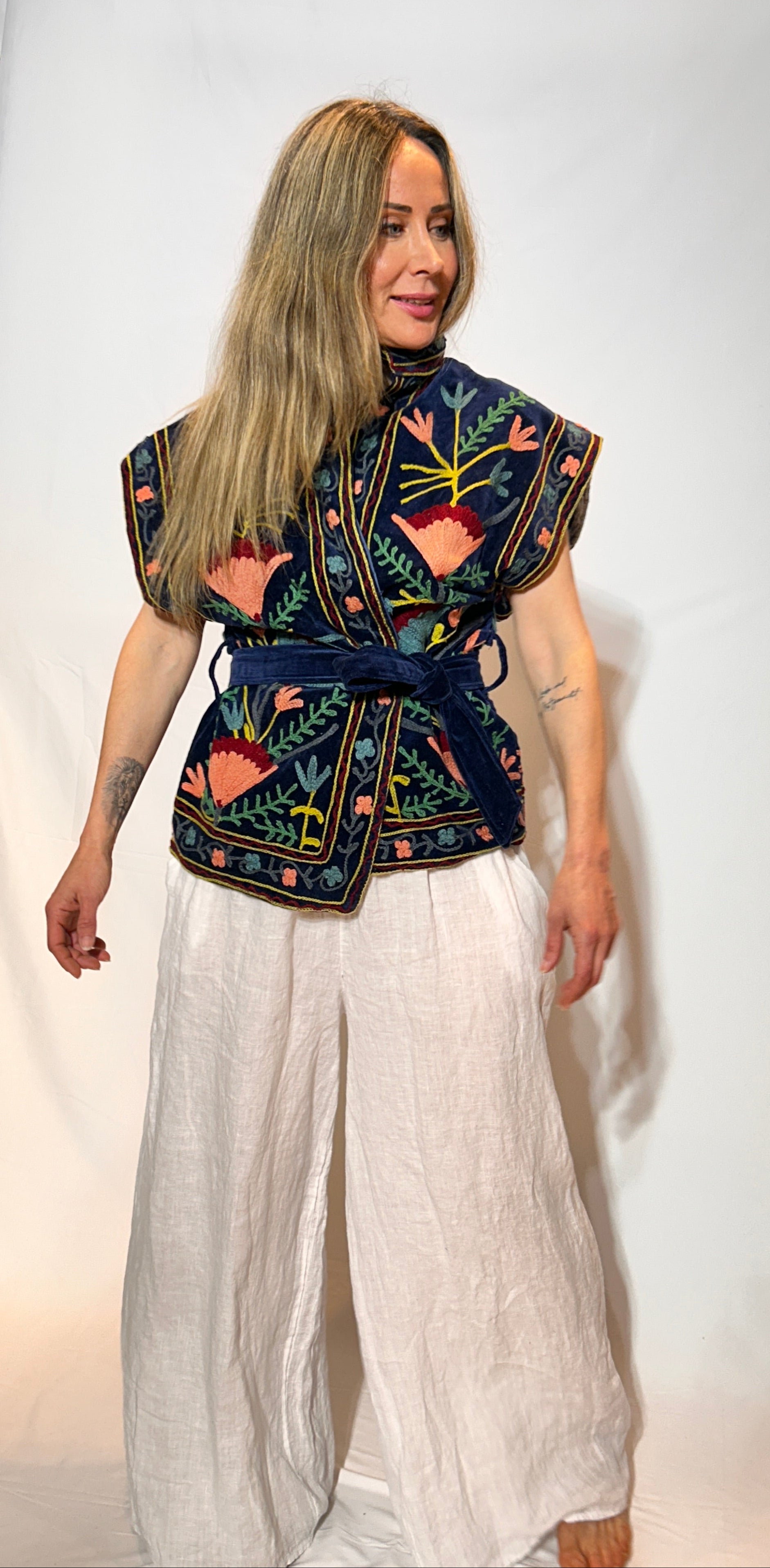 Suzani Hand-Embroidered Velvet Vest – Midnight Navy Bloom