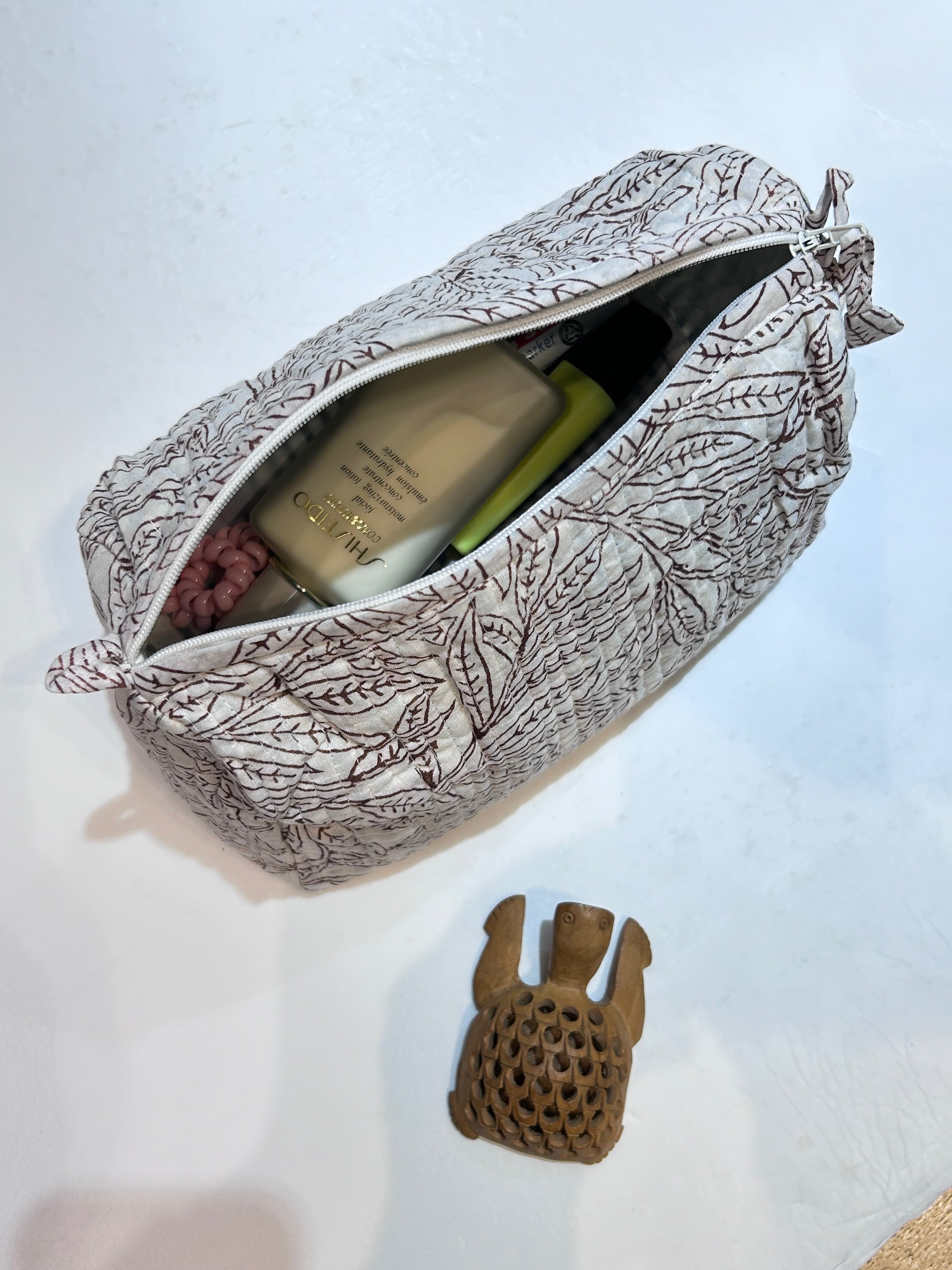 Willow Leaf Quilted Zip Bag