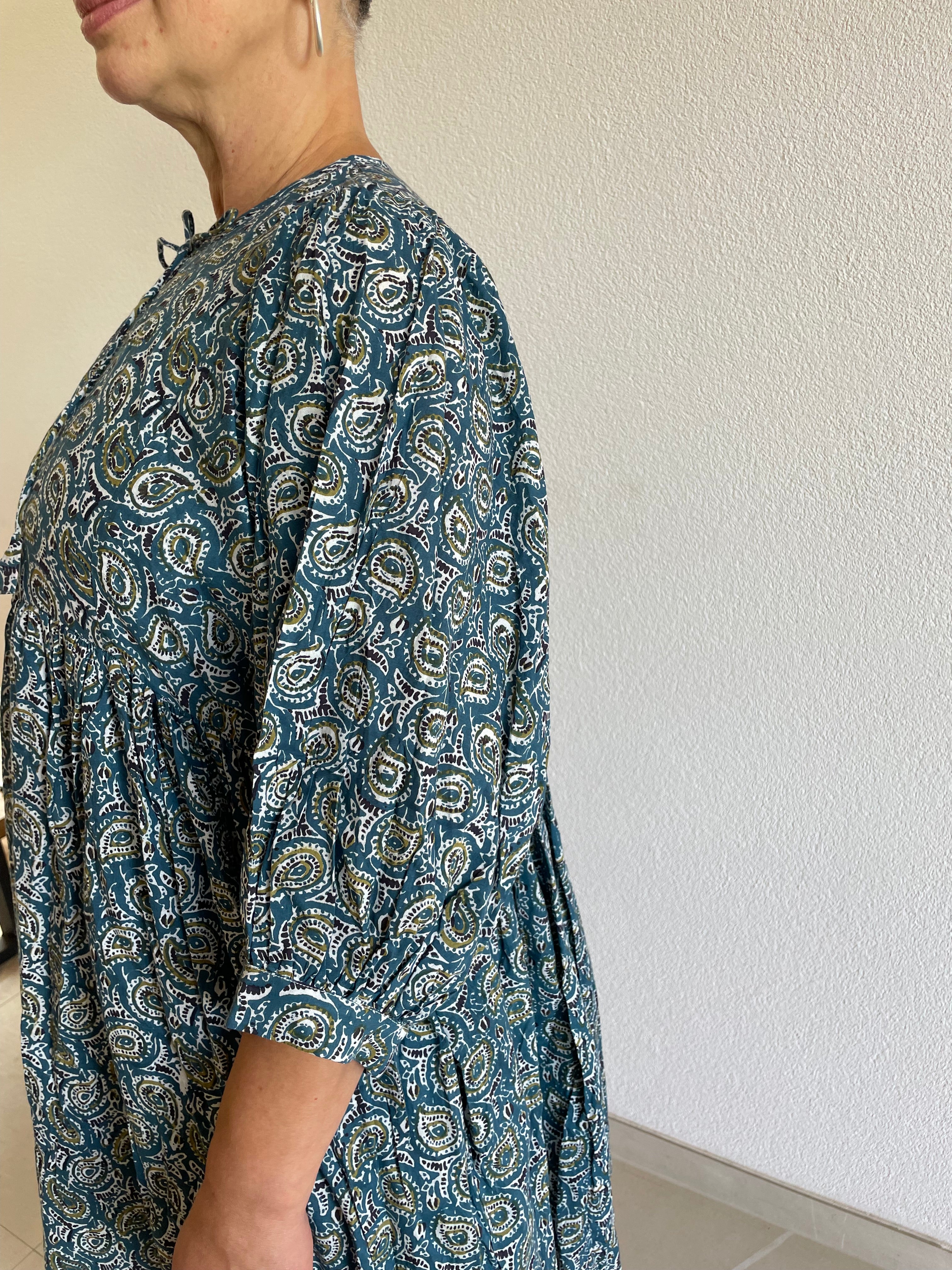 Ocean Bloom Handbedrucktes Kleid
