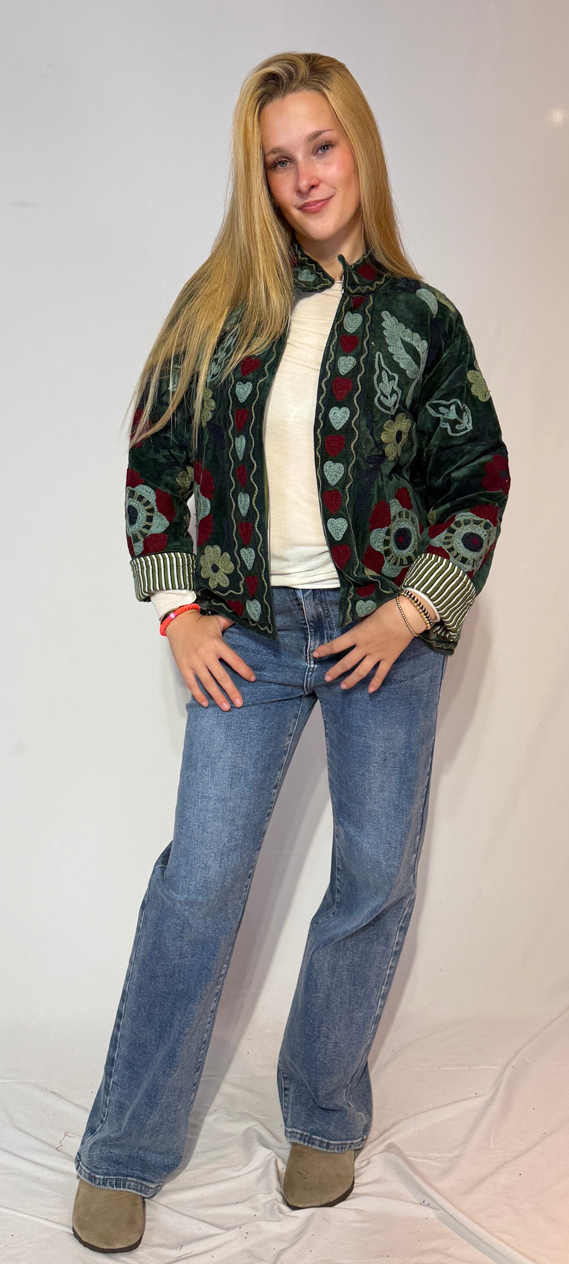 Handbestickte Suzani-Jacke – Waldgrün Herz & Ranke