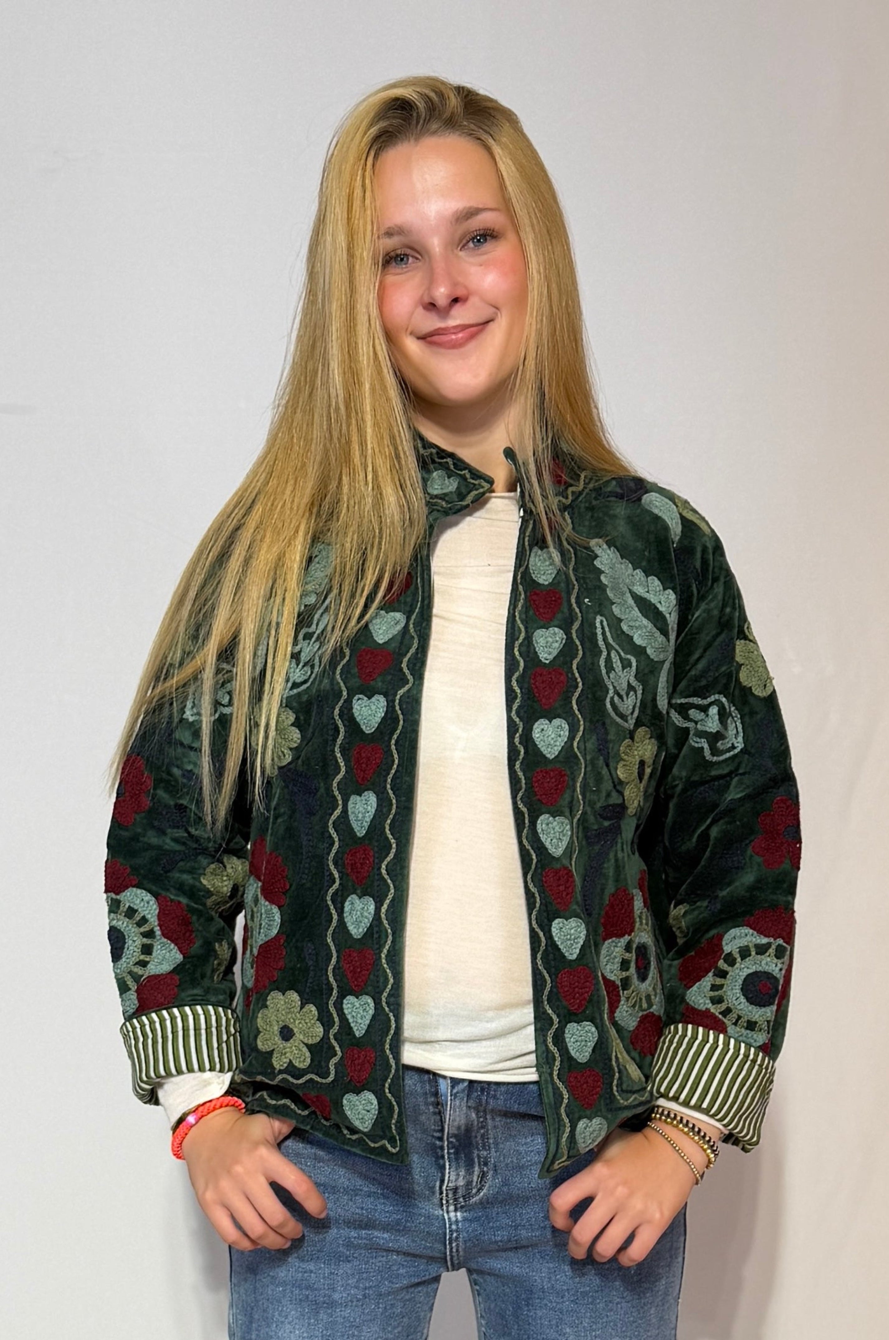 Handbestickte Suzani-Jacke – Waldgrün Herz & Ranke