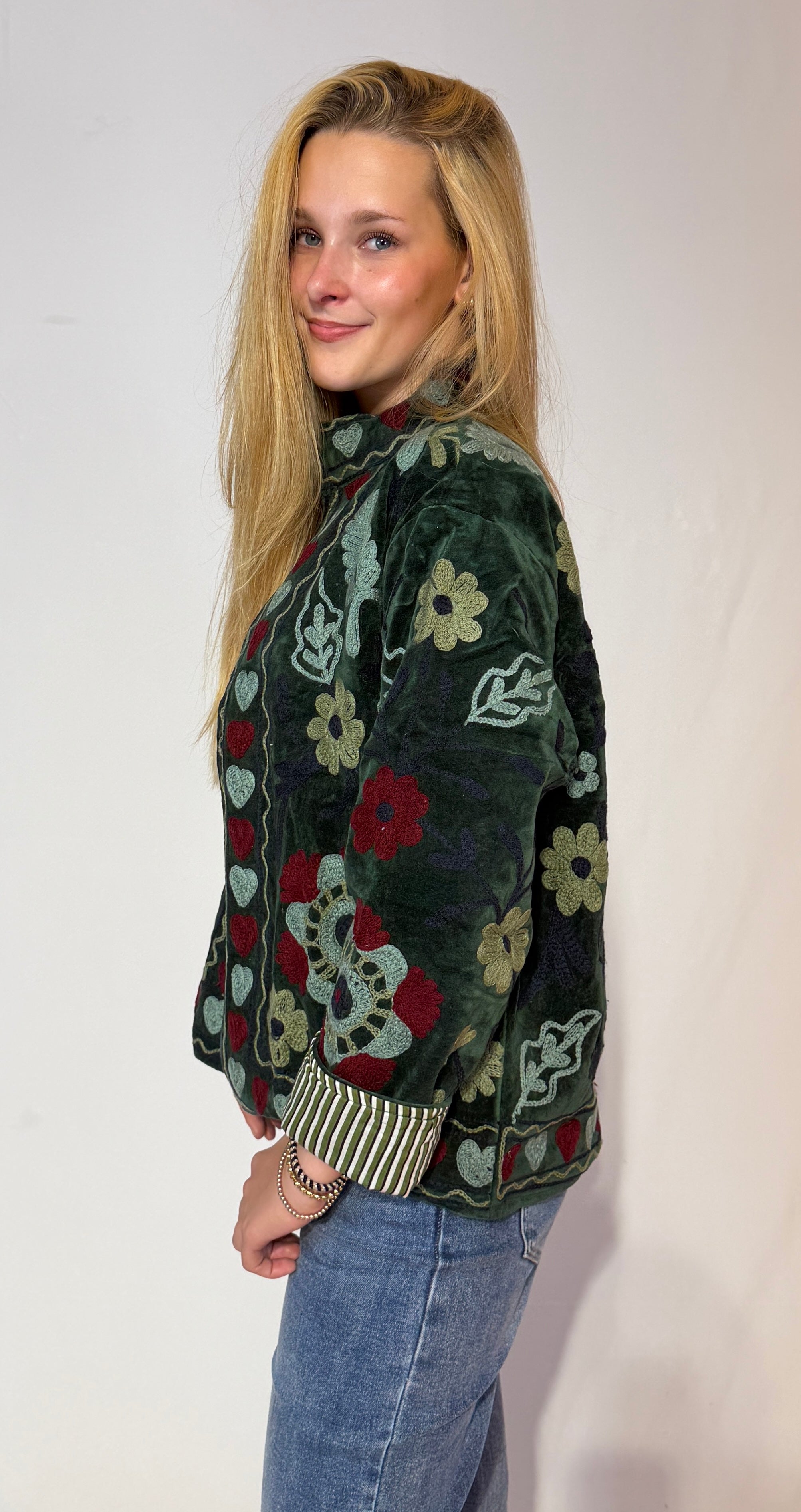 Handbestickte Suzani-Jacke – Waldgrün Herz & Ranke
