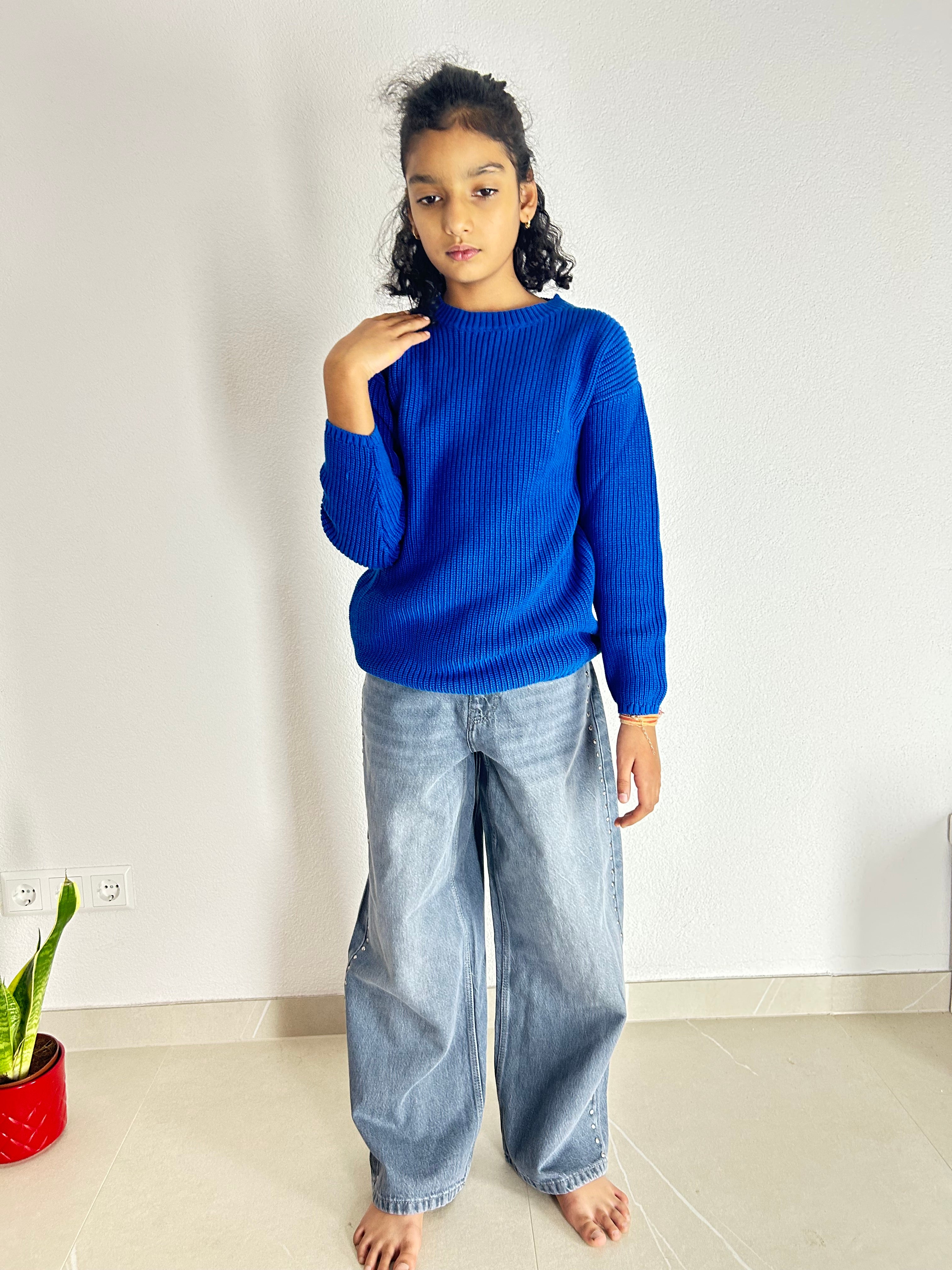 Königsblauer Strickpullover aus Bio-Baumwolle – Lockere Passform für Kinder