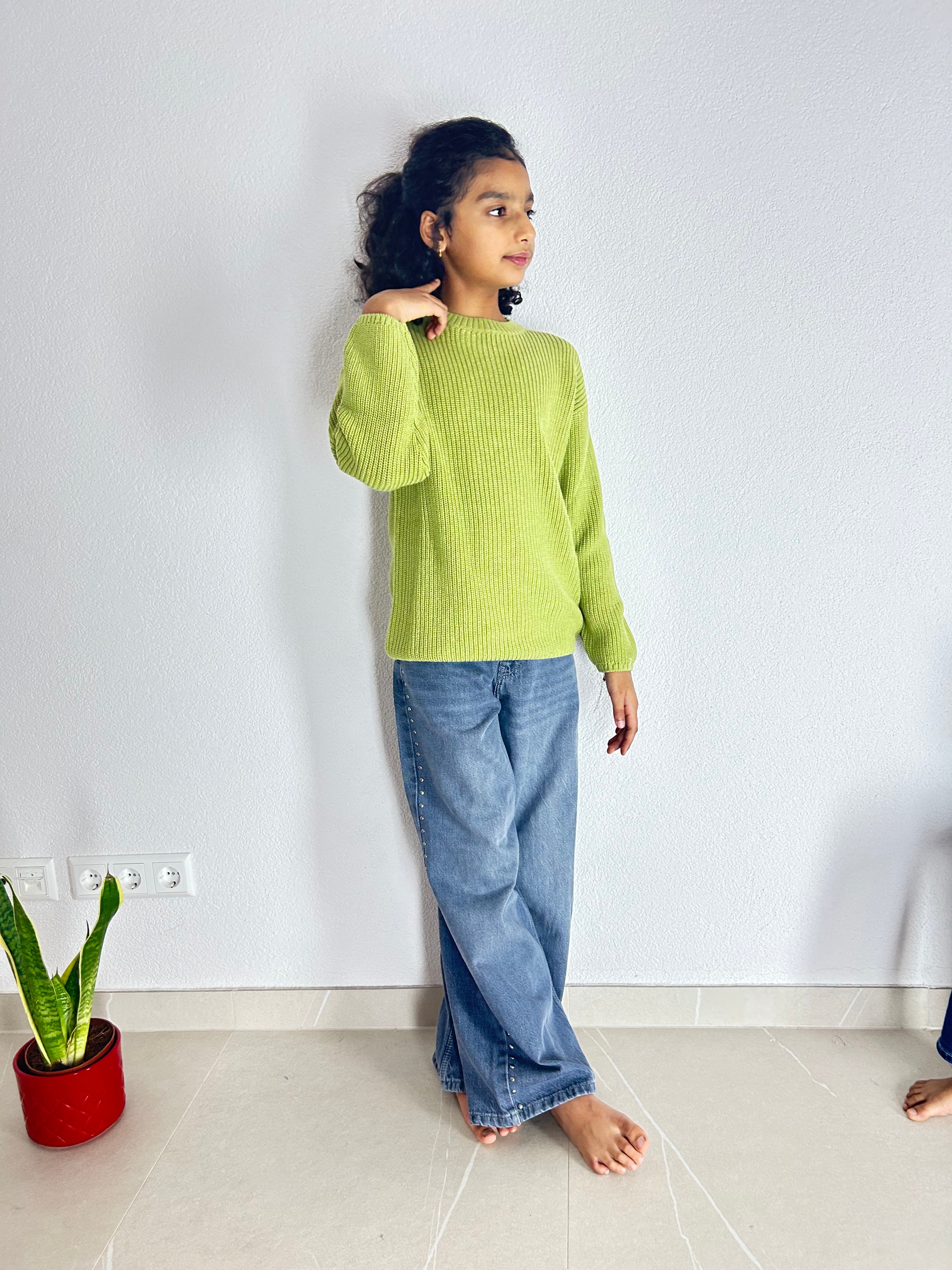 Pistazienfarbener Pullover aus Bio-Baumwollstrick – legere Passform für Kinder