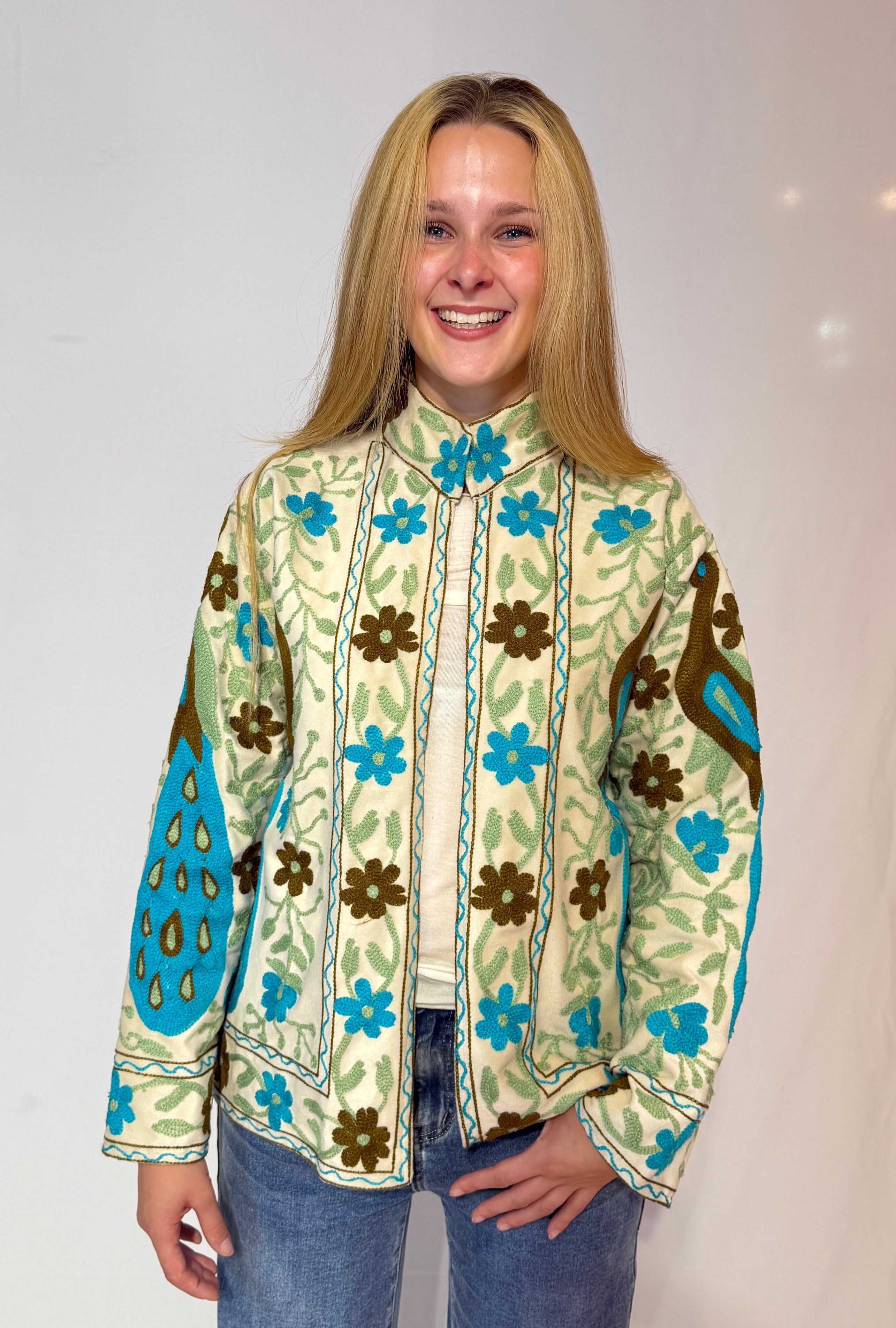 Hand-Embroidered Suzani Jacket – Ivory Peacock & Turquoise Bloom