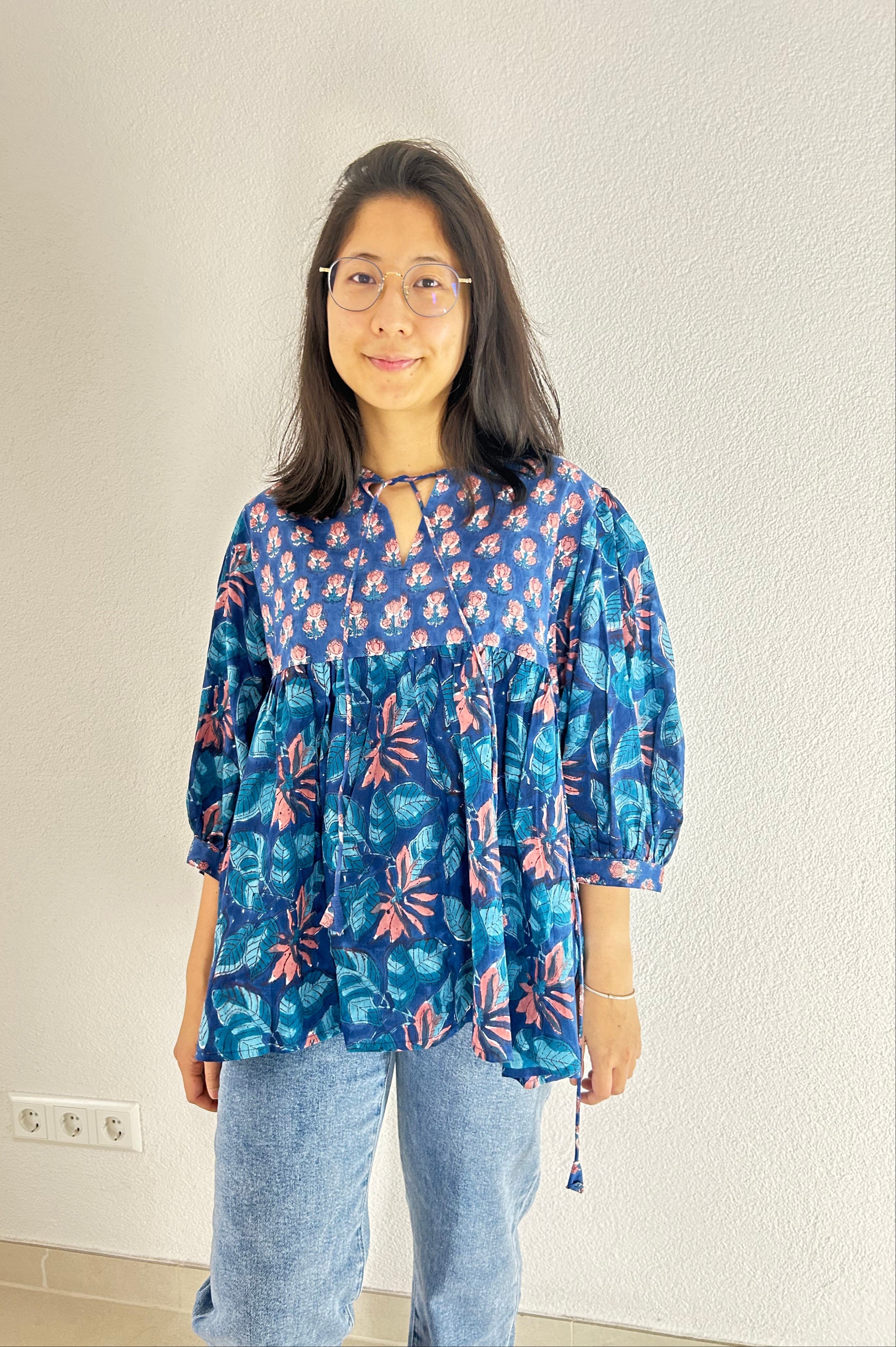 Blaue Farn-Handblockdruck-Bluse
