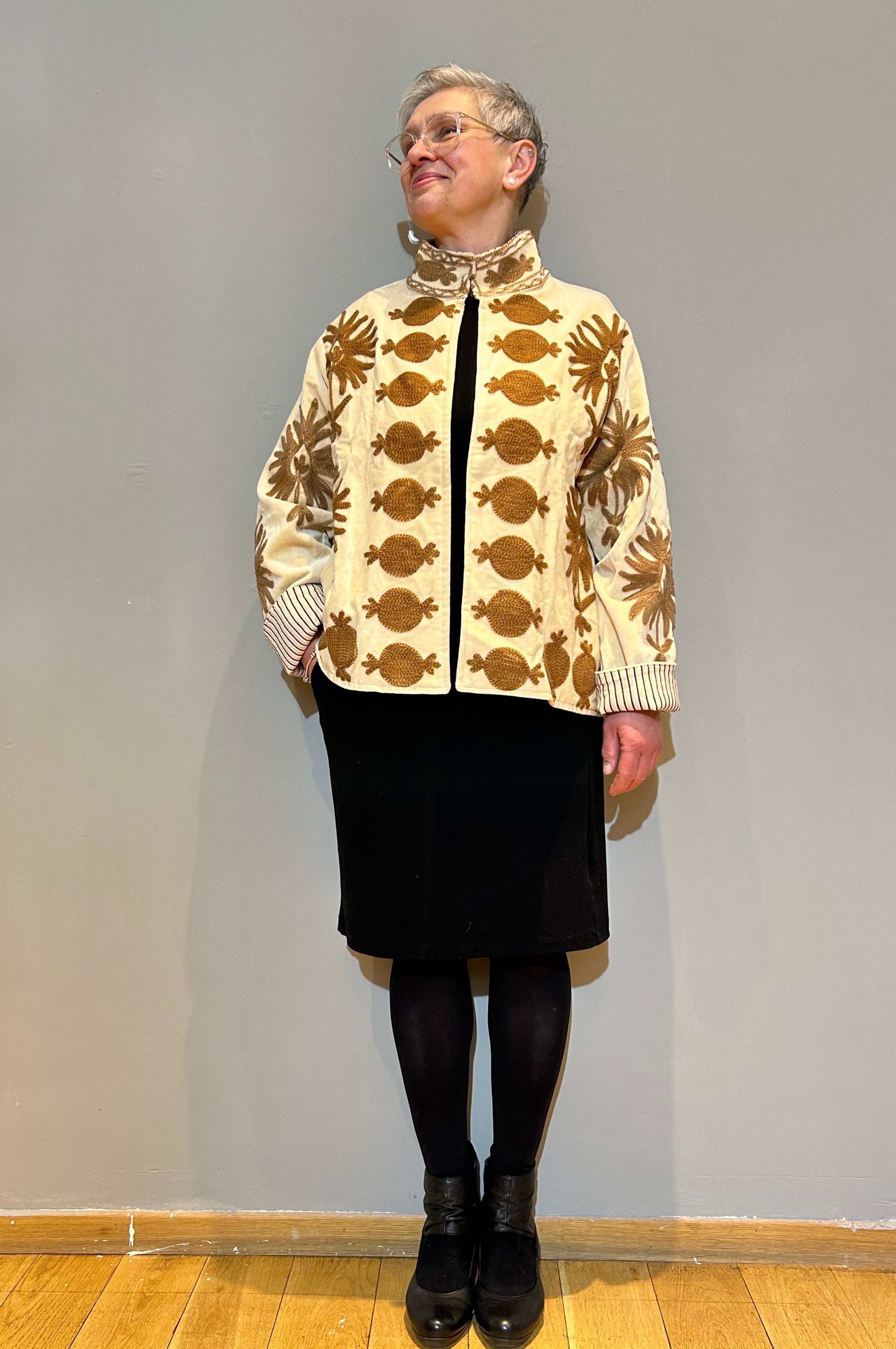 Sandstein Handbestickte Samt Suzani Jacke