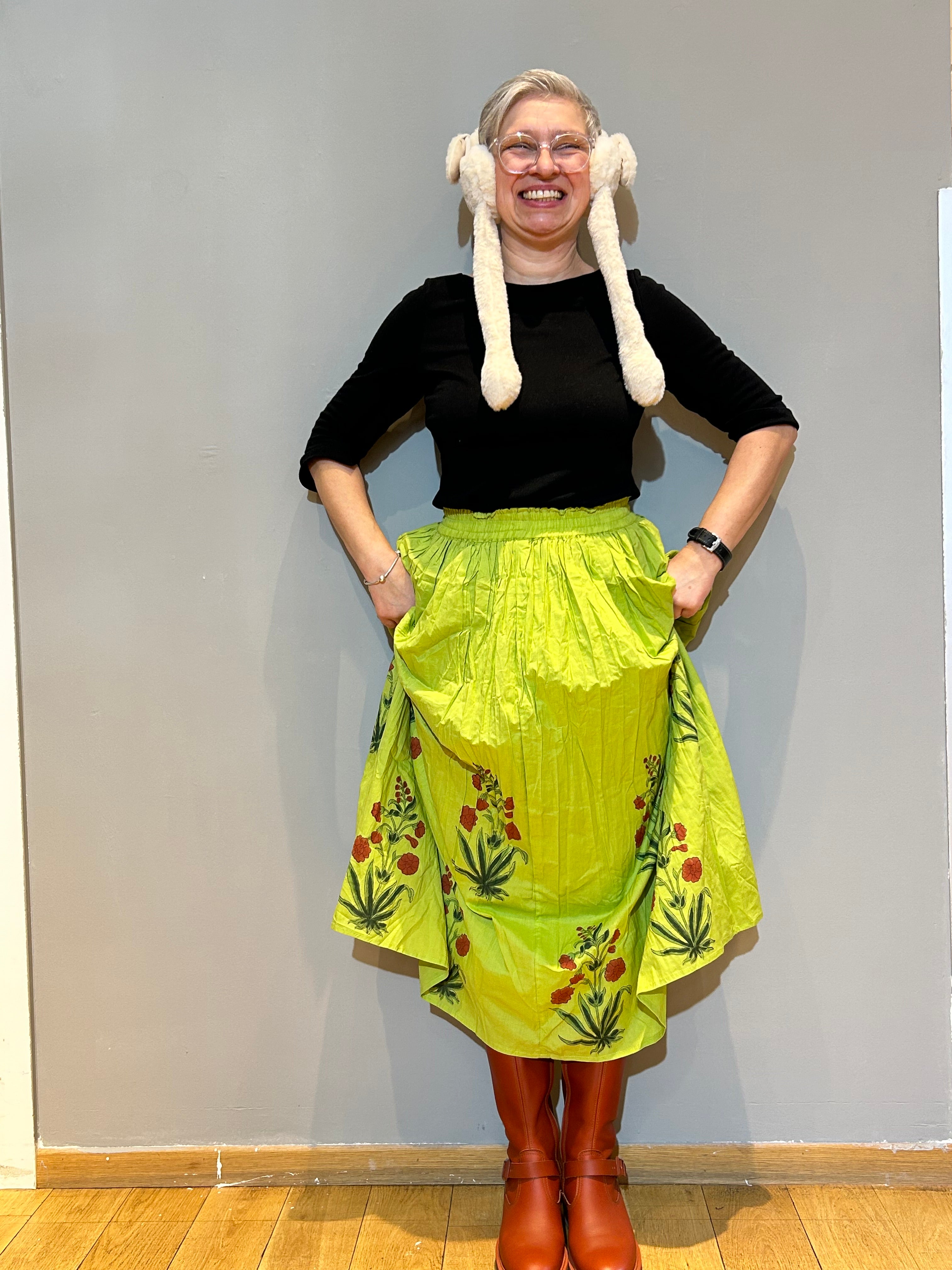 Frühlingsgrüner Rock mit Blumenmuster und Handblockdruck
