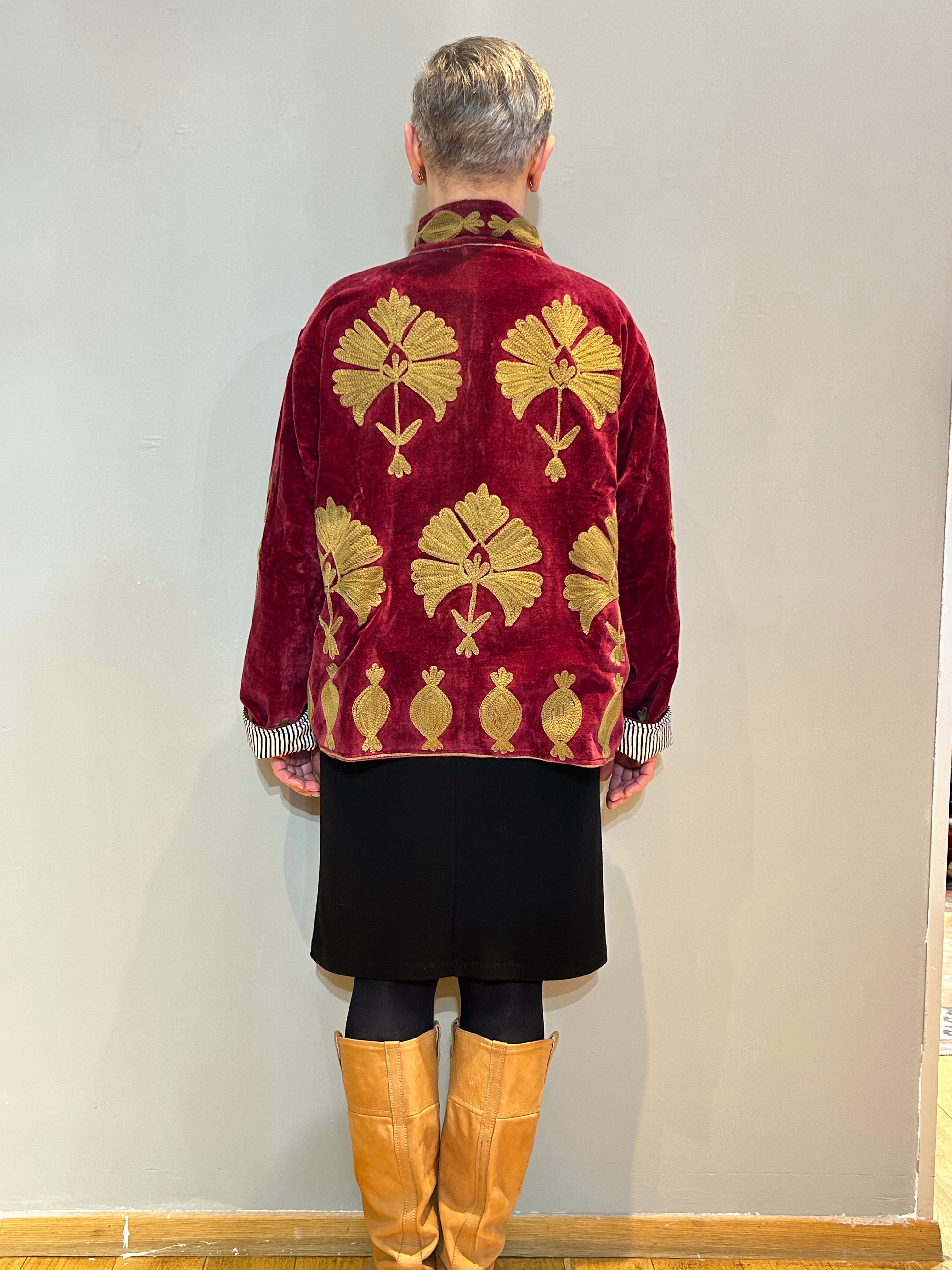 Samt Suzani Handbestickte Jacke - Granatapfel