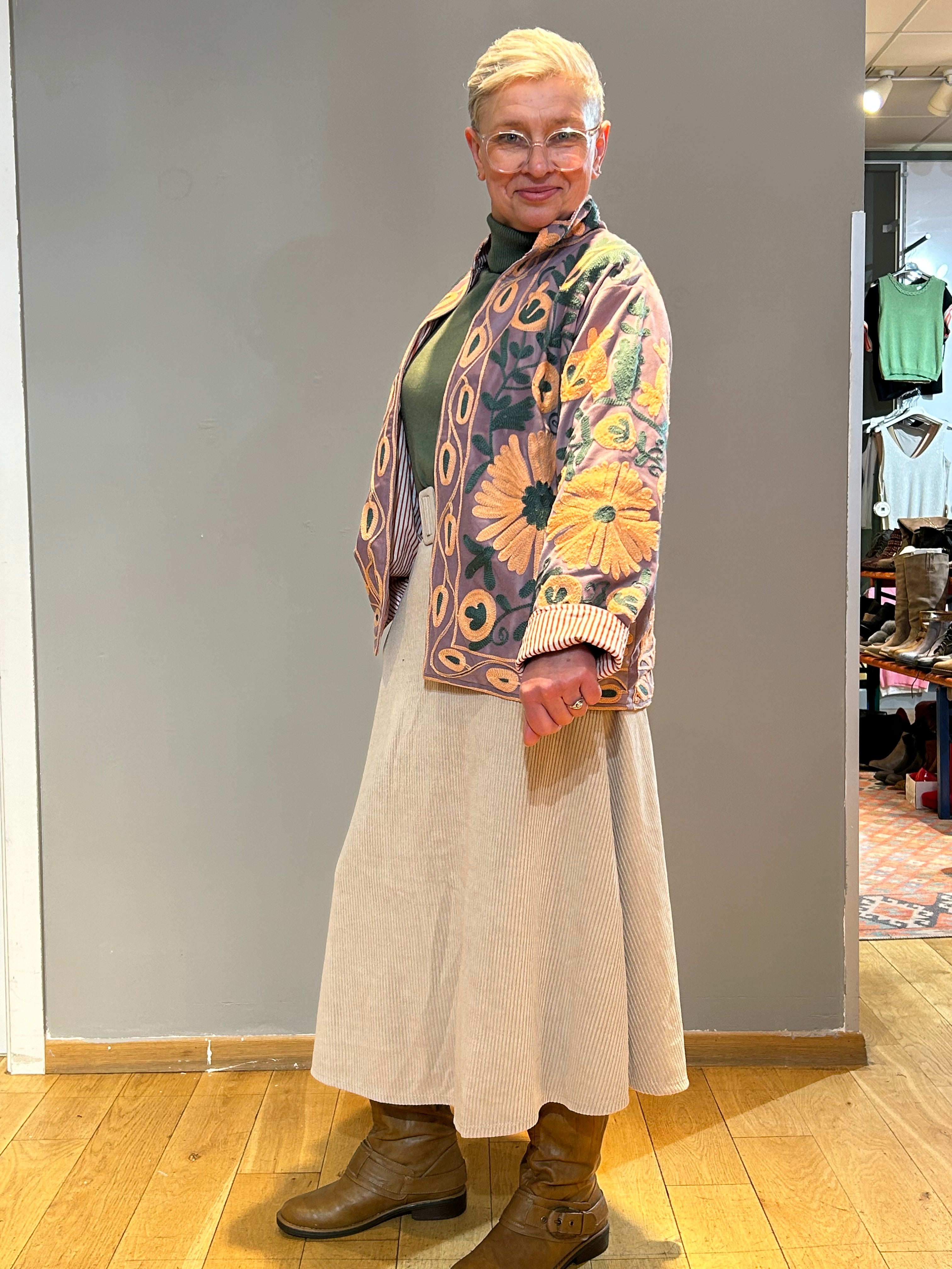 Velvet Suzani Hand-Embroidered Jacket - Lavender