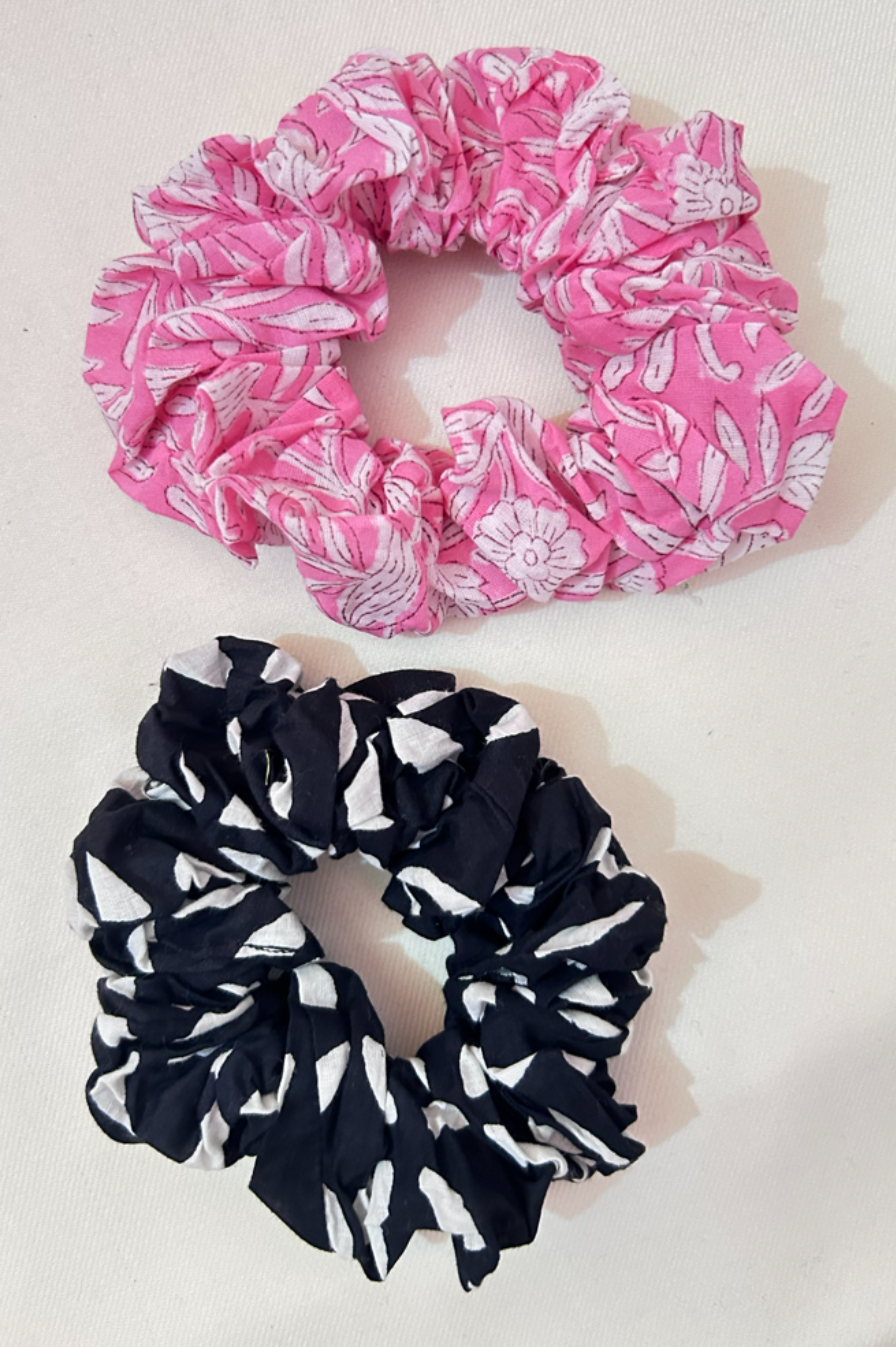 Rose Noir Scrunchie Set